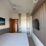 Ubatuba- Praia Das Toninhas 104.