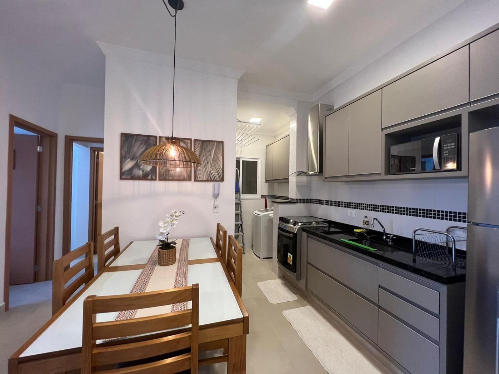 Ubatuba- Toninhas 104. Apartamento *